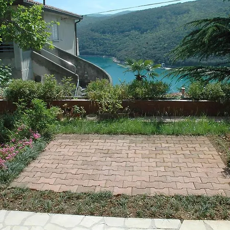 Yasmin Apartment Rabac